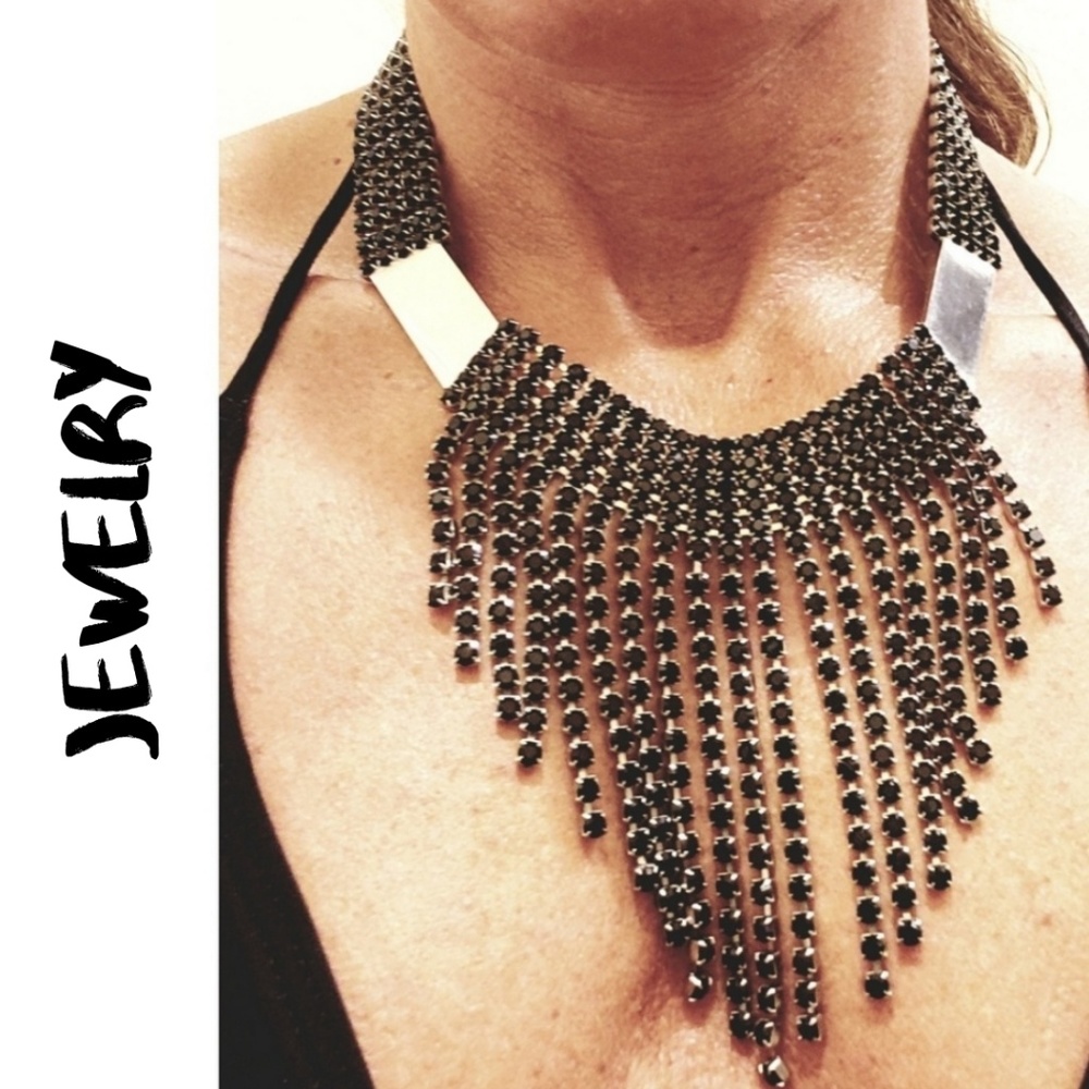 Custom Metal & Rhinestone Necklace 🔥